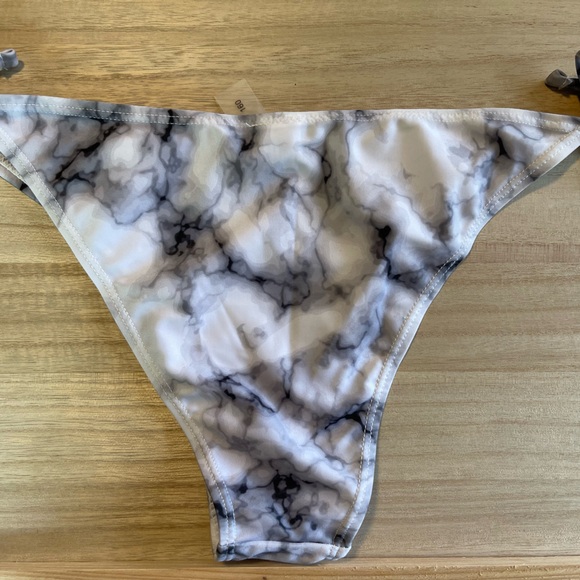 SHEIN YOUTH/YOUNG ADULT BATHING SUIT - Picture 8 of 8